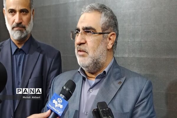 آیین تقدیر از برگزیدگان ملی برنامه جلوه‌های ویژه معلمی در اهواز