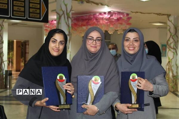 تجلیل از معلمان برتر در کانون پرورشی فکری و هنری مازندران