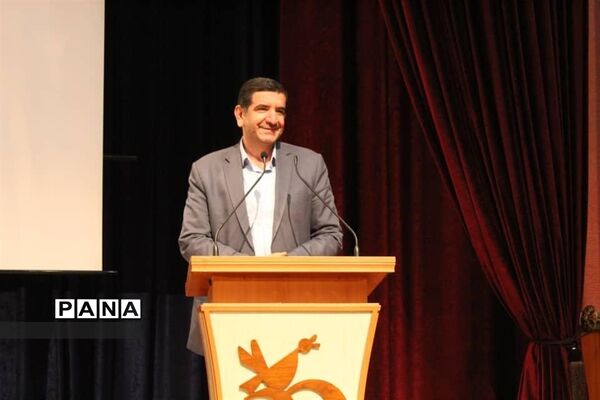 تجلیل از معلمان برتر در کانون پرورشی فکری و هنری مازندران