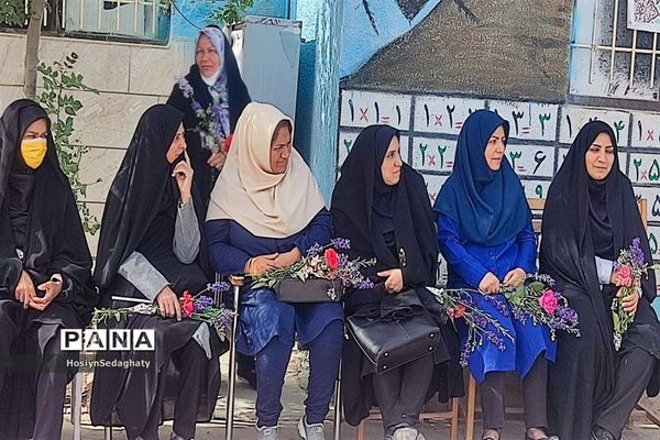 زنگ سپاس معلم در دبستان شهید پسندیده روستای فدافن کاشمر