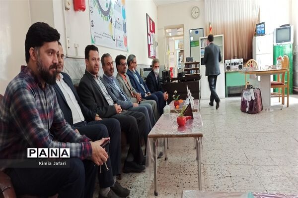 دیدار با دبیران آزاده و جانباز و ایثارگر به مناسبت هفته گرامیداشت مقام معلم