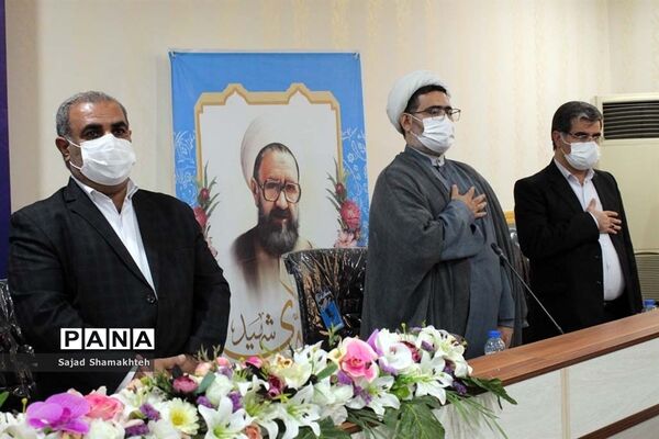 آیین تجلیل از برگزیدگان جلوه‌های ویژه معلمی در ناحیه ۲ اهواز