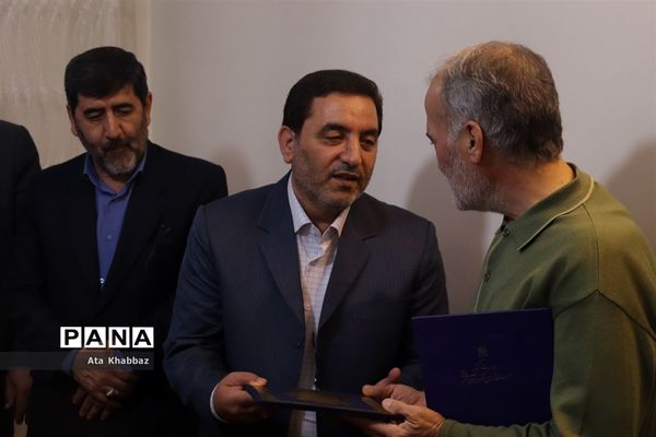 دیدار با خانواده معلم شهید و معلم جانباز به‌مناسبت هفته معلم در تبریز