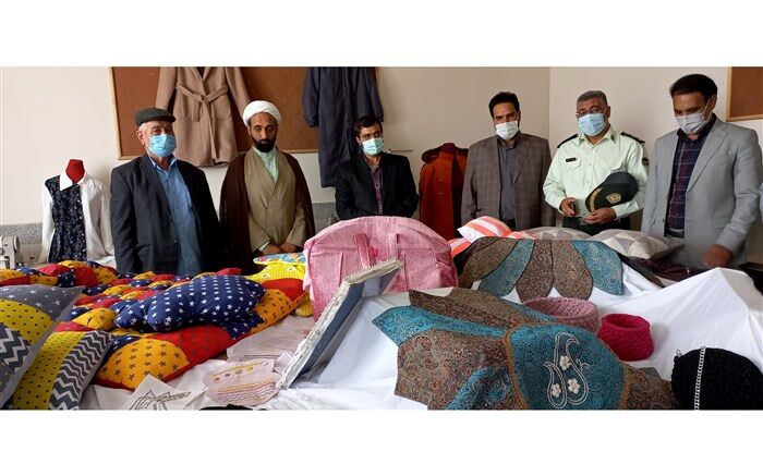 افتتاح نمایشگاه هنرجویان هنرستان فاطمه الزهرا (س) فیروزه