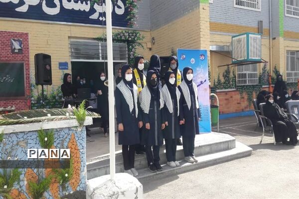 همایش سپاس معلم در دبیرستان تشکیلاتی فرهنگیان ناحیه۶ مشهد