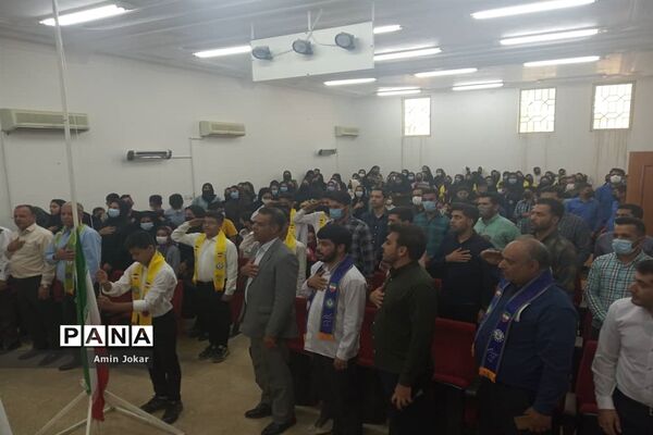 تجلیل از مربیان و دانش‌آموزان پیشتاز شهرستان اِوَز