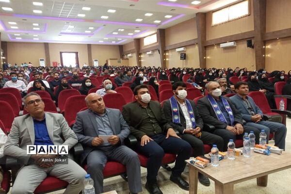 تجلیل از مربیان و دانش‌آموزان پیشتاز سازمان دانش‌آموزی گراش در هفته بزرگداشت مقام معلم
