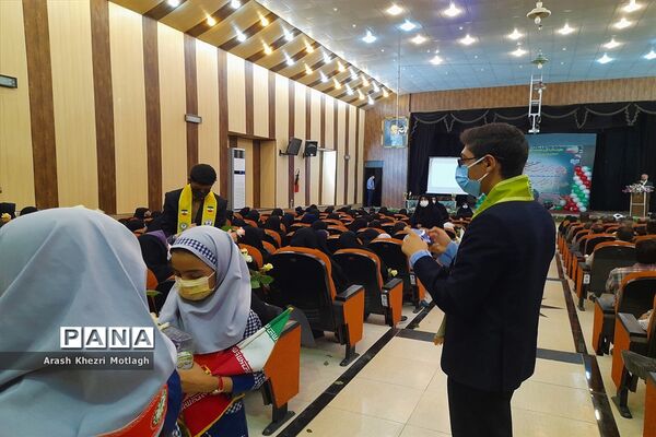 مراسم سپاس مربی و تجلیل از معلمان نمونه شهرستان کازرون