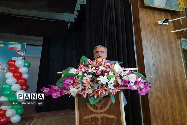 مراسم سپاس مربی و تجلیل از معلمان نمونه شهرستان کازرون