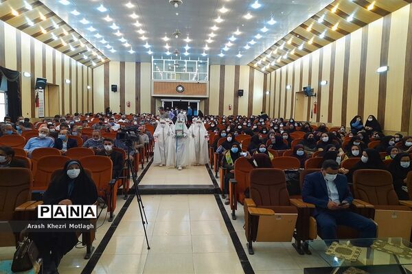 مراسم سپاس مربی و تجلیل از معلمان نمونه شهرستان کازرون