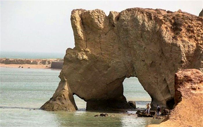 روزنه دریا در جزیره هرمز فرو ریخت + تصویر