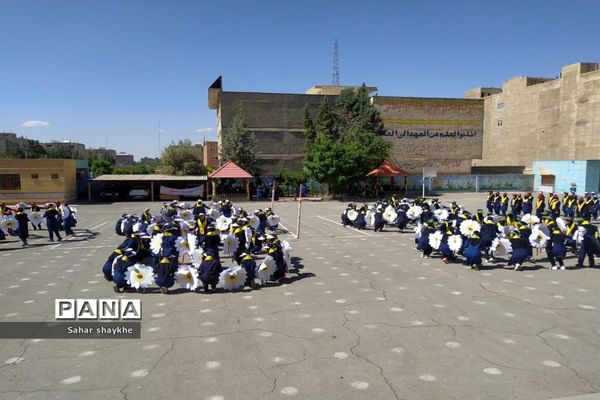 آیین سپاس معلم  سازمان دانش آموزی ملارد در دبیرستان شهید همت