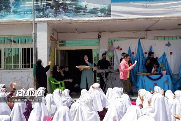 جشن سپاس معلم در دبستان حضرت زهرا(س) رودهن