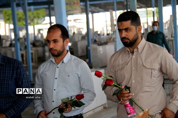 عطر افشانی و غباروبی مزار شهدای فرهنگی و گمنام شهرستان بهبهان
