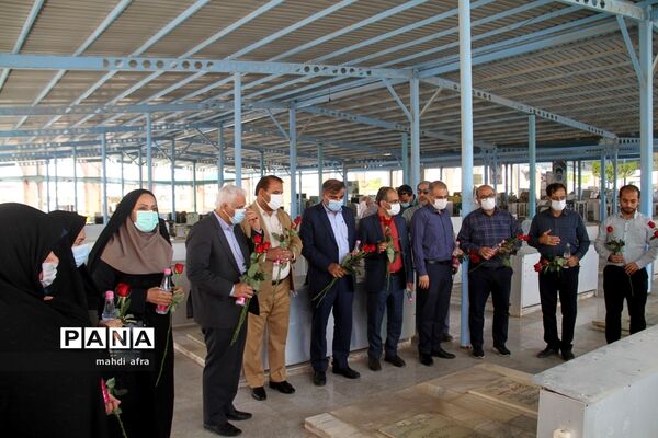 عطر افشانی و غباروبی مزار شهدای فرهنگی و گمنام شهرستان بهبهان