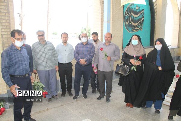 عطر افشانی و غباروبی مزار شهدای فرهنگی و گمنام شهرستان بهبهان