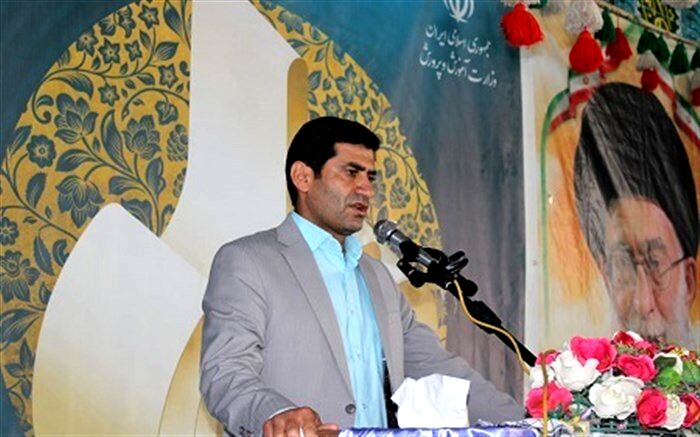 معلم  مهم‌ترین پایگاه پیشرفت علم و فرهنگ است