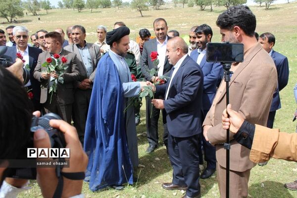 جشن بزرگ هفته معلم، بخش کبگیان چشمه دزدک منطقه سرچنار