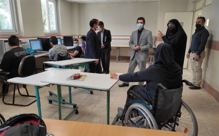 بازدید رئیس سازمان آموزش‌ و پرورش استثنایی از مدرسه استثنایی سروش