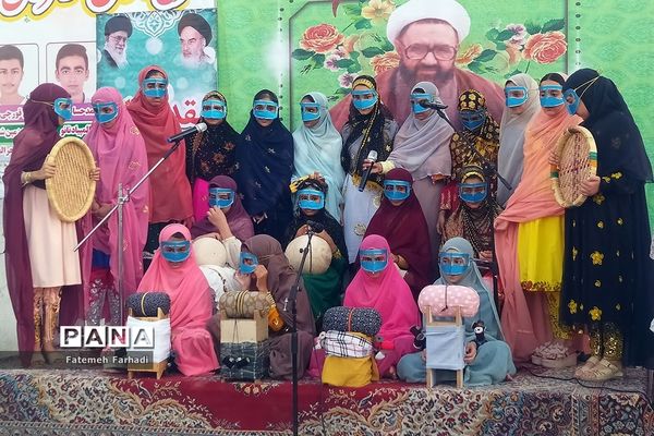 پاتوق سرود در میناب به‌مناسبت هفته گرامیداشت معلم