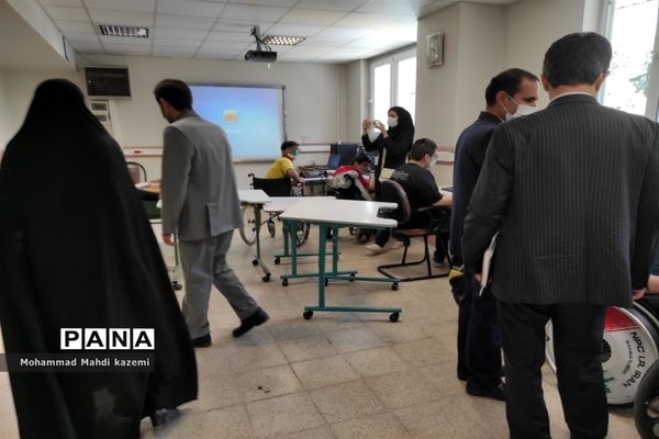 بازدید رئیس اداره آموزش وپرورش استثنایی شهر تهران از مدرسه استثنایی سروش به مناسبت روز معلم