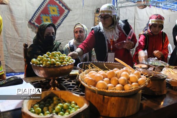 نمایشگاه صنایع‌دستی و سوغات استان‌ها در ساری