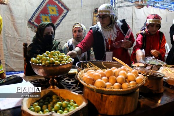 نمایشگاه صنایع‌دستی و سوغات استان‌ها در ساری