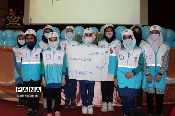 مراسم اختتامیه ششمین جشنواره سفیران سلامت در قم