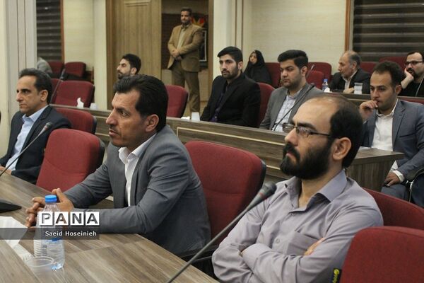 آیین تجلیل از فرهنگیان برگزیده جلوه‌های ویژه معلمی استان قم