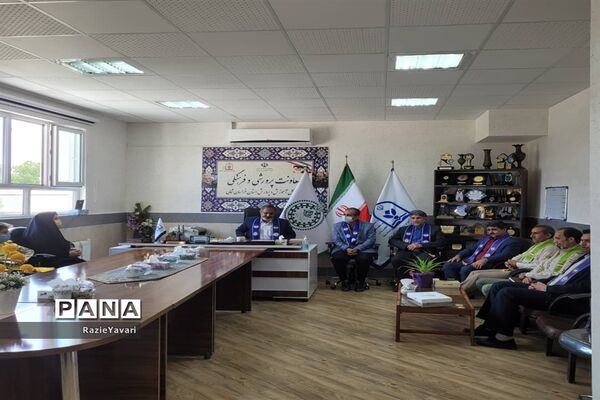 تجلیل از دانش‌آموزان پیشتاز مدرسه شهید آل نبی