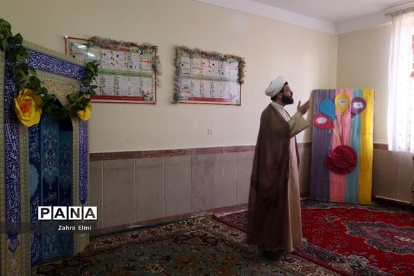 تجلیل از دانش‌آموزان نمونه دینی و اخلاقی توسط ستاد امر به معروف و نهی از منکر