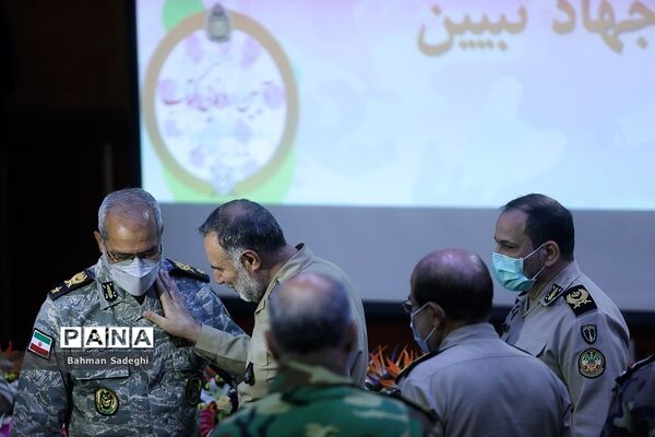 رونمایی از تازه‌‌های نشر نیروی زمینی ارتش با موضوع مطالعات رزم