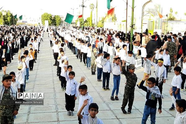 اجرای سرود  ۸۰۰ نفری «سلام فرمانده» در جهرم