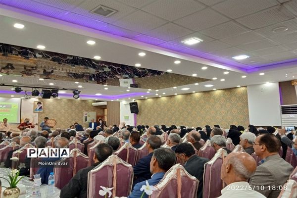 همایش فرهنگیان پیشکسوت کاشمردر هفته معلم