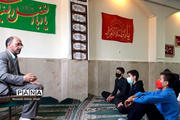 برگزاری نشست آموزشی  و تحلیلی جهاد تبیین در مدارس رودهن