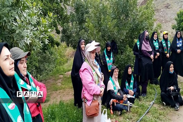 همایش کوهپیمایی مربیان پیشتاز سازمان دانش‌آموزی ناحیه۶ مشهد مقدس