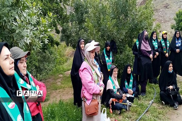 همایش کوهپیمایی مربیان پیشتاز سازمان دانش‌آموزی ناحیه۶ مشهد مقدس