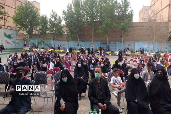 بازارچه موقت دست‌سازه‌های اولیای کارآفرین در پاکدشت