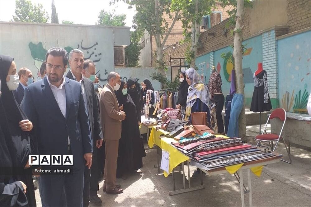 بازارچه موقت دست‌سازه‌های اولیای کارآفرین در پاکدشت