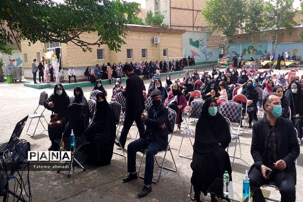 بازارچه موقت دست‌سازه‌های اولیای کارآفرین در پاکدشت