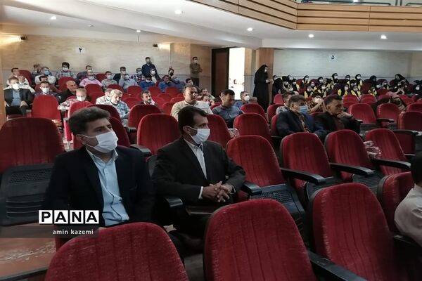 تجلیل از معلمان، مدیران، معاونان و مربیان و کارمندان  نمونه آموزش وپرورش داراب