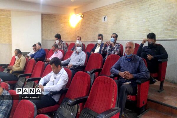 تجلیل از معلمان، مدیران، معاونان و مربیان و کارمندان  نمونه آموزش وپرورش داراب