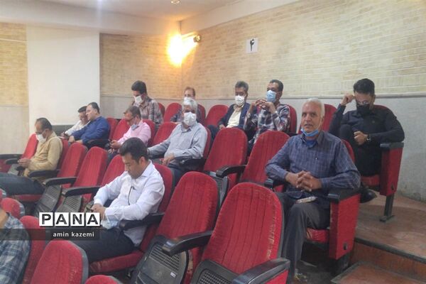 تجلیل از معلمان، مدیران، معاونان و مربیان و کارمندان  نمونه آموزش وپرورش داراب