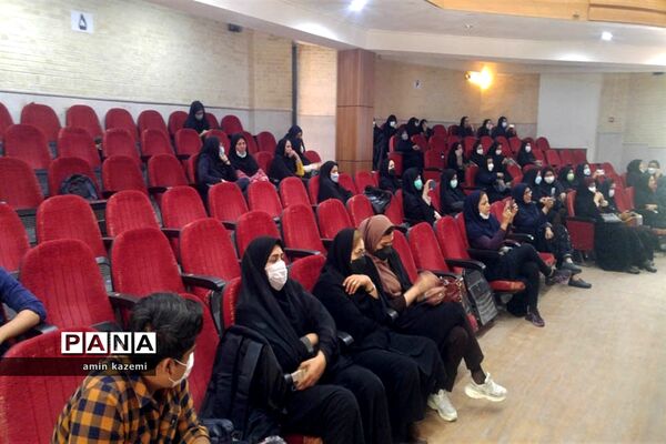 تجلیل از معلمان، مدیران، معاونان و مربیان و کارمندان  نمونه آموزش وپرورش داراب