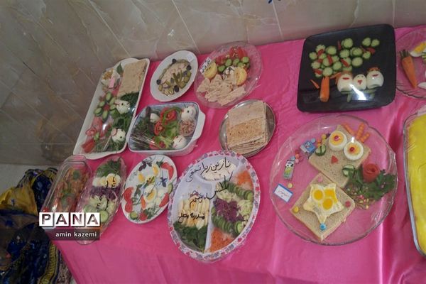 برپایی نمایشگاه هفته سلامت در دبستان مصلح داراب