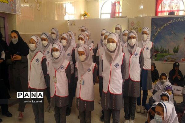 برپایی نمایشگاه هفته سلامت در دبستان مصلح داراب