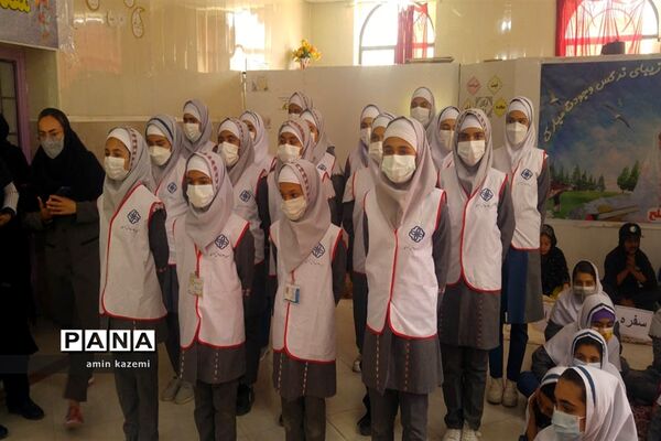 برپایی نمایشگاه هفته سلامت در دبستان مصلح داراب