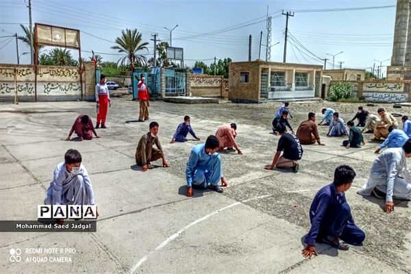 اجرای مانور امداد و درمان در دبیرستان شهید بهشتی نگور