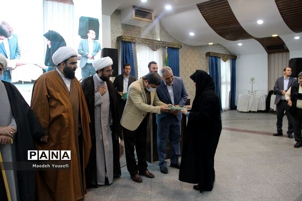 مراسم تجلیل ازمعلمان منتخب کشوری و استانی آموزش و پرورش اسلامشهر
