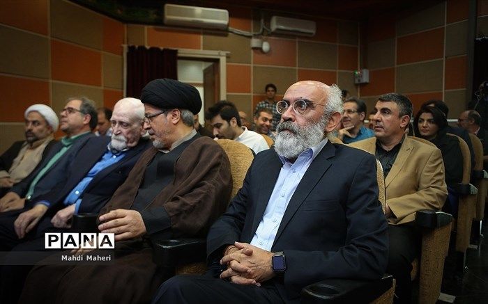 راهنمایان کتاب، حلقه مفقوده نشر ما هستند